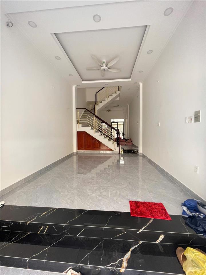 Cho thuê nhà riêng 4pn, 3wc, 240m2, giá tốt đường số lâm văn bền, quận 7, tp.hcm