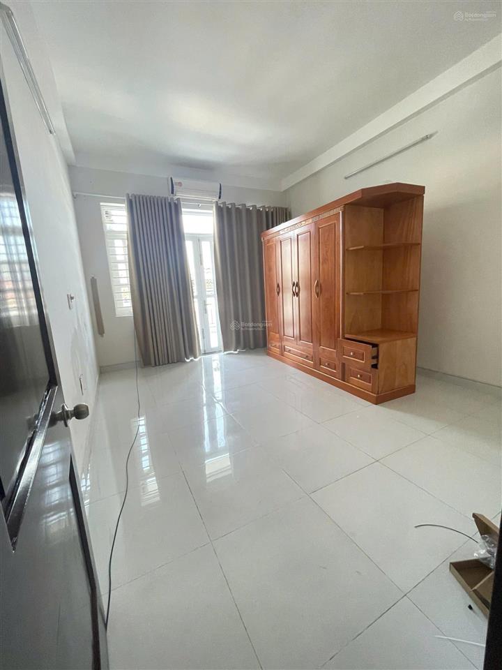 Cho thuê nhà riêng 4pn, 3wc, 240m2, giá tốt đường số lâm văn bền, quận 7, tp.hcm
