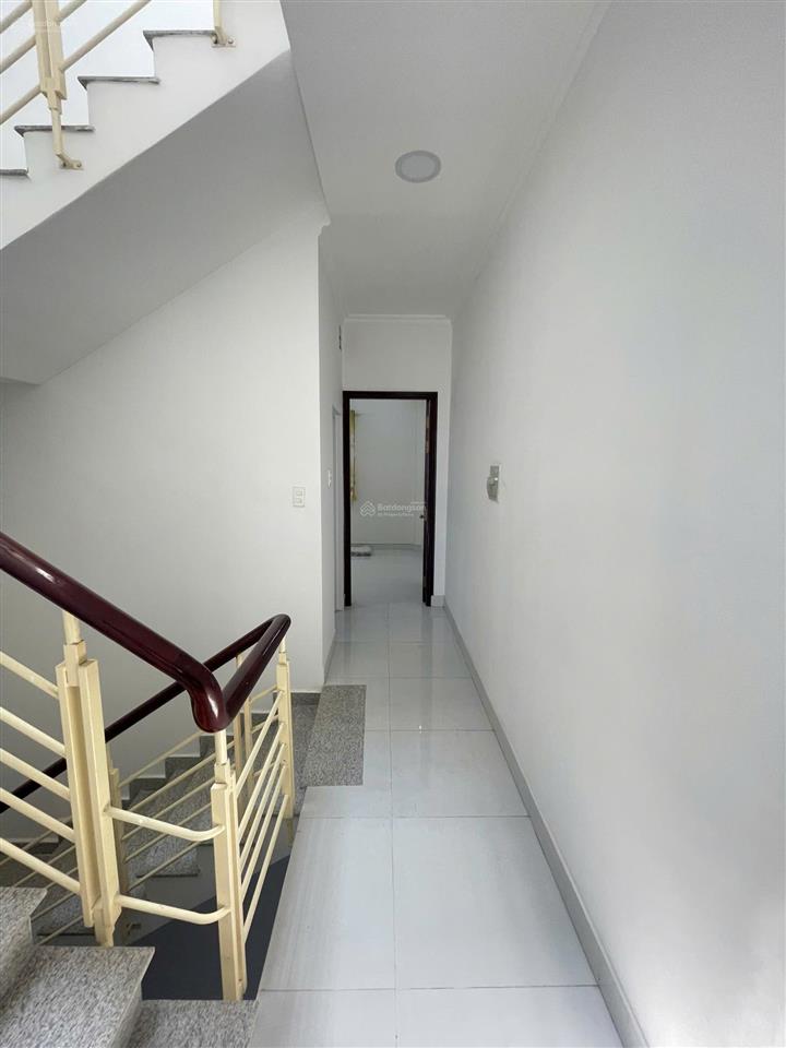 Cho thuê nhà riêng 4pn, 3wc, 240m2, giá tốt đường số lâm văn bền, quận 7, tp.hcm