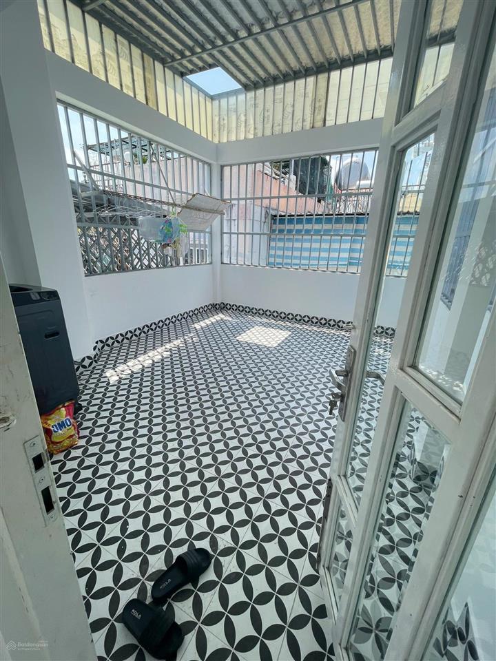 Cho thuê nhà riêng 4pn, 3wc, 240m2, giá tốt đường số lâm văn bền, quận 7, tp.hcm