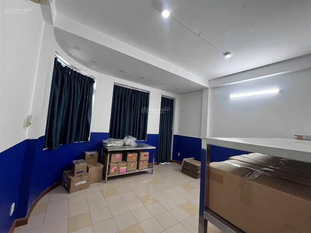 Cho thuê văn phòng tại tân phong, quận 7, tp.hcm giá ưu đãi 30 triệu vnd, 270m2