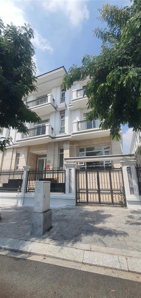 Biệt thự cho thuê 6 phòng, 5wc, 400m2 tại the peak garden