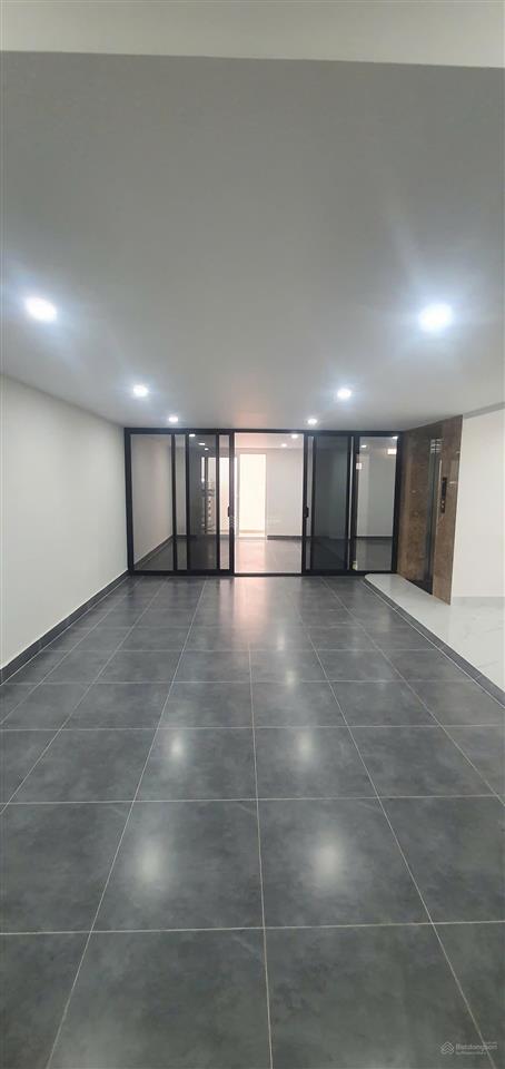 Biệt thự cho thuê 6 phòng, 5wc, 400m2 tại the peak garden