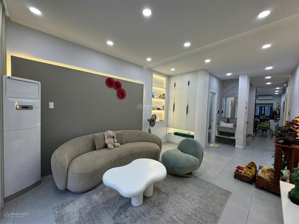 Nhà full nội thất giá siêu hời tại phú thuận q7