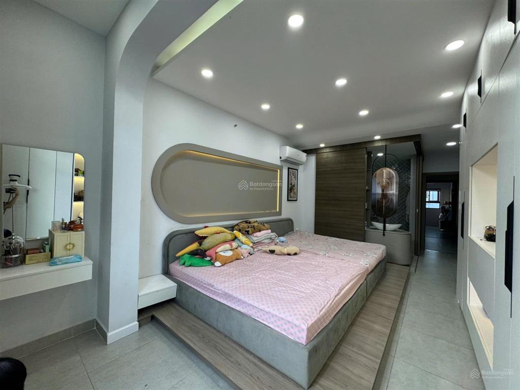 Nhà full nội thất giá siêu hời tại phú thuận q7