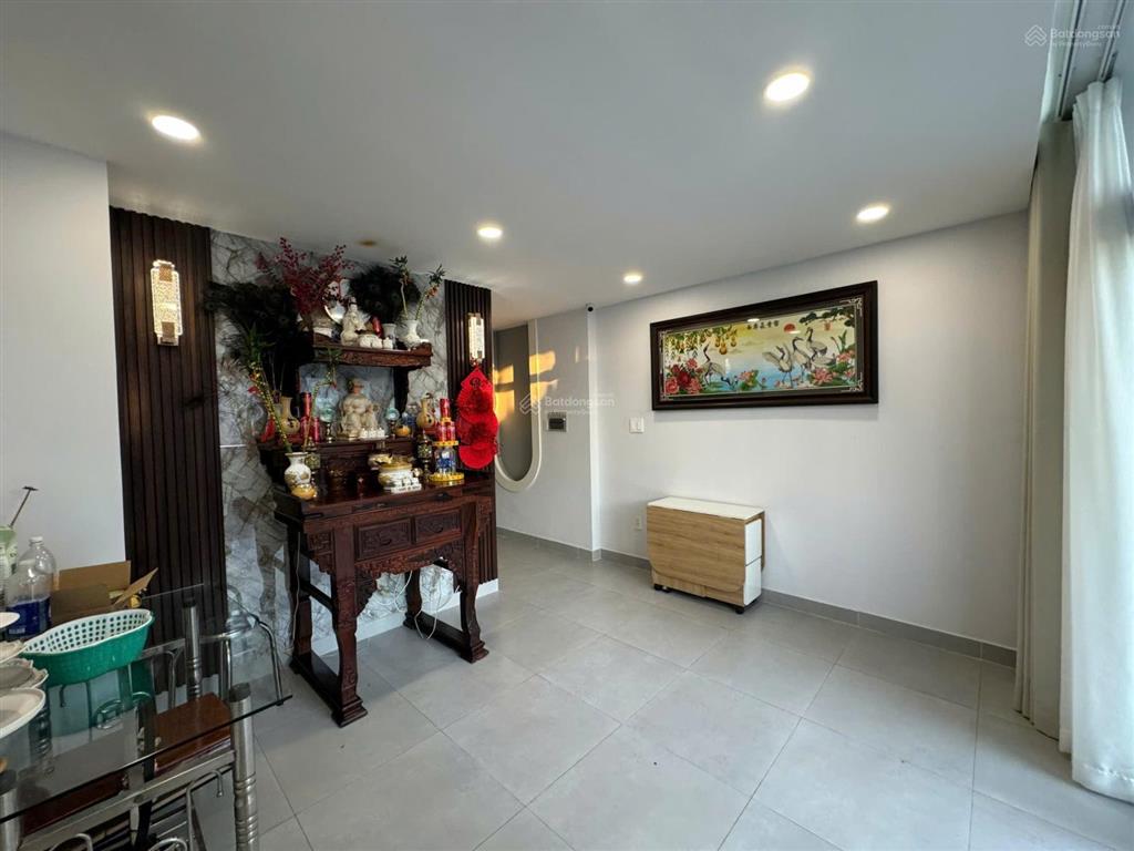 Nhà full nội thất giá siêu hời tại phú thuận q7