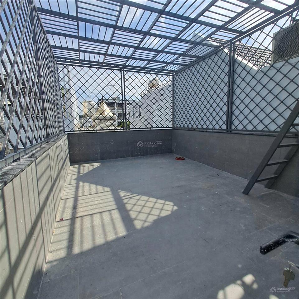 Nguyên căn full nội thất  3 lầu 4pn, 5wc cạnh pmh