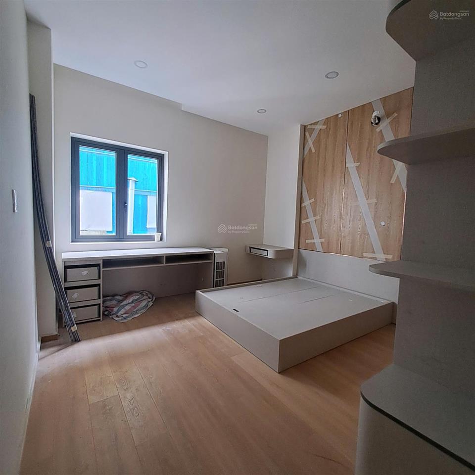 Nguyên căn full nội thất  3 lầu 4pn, 5wc cạnh pmh