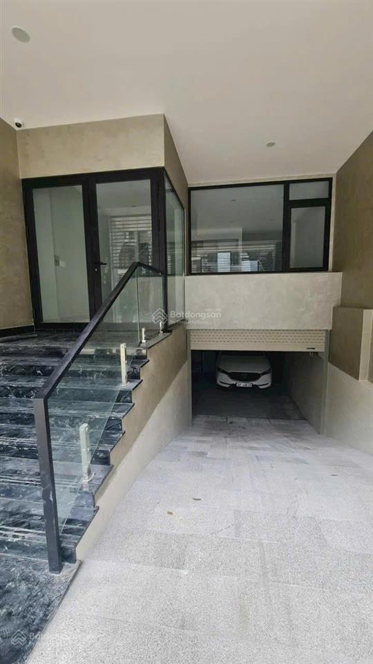 Cho thuê gấp văn phòng 900m2 tại tân phong, quận 7, tp.hcm, giá 75 triệu vnd
