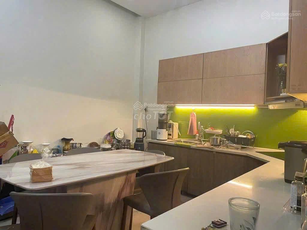 Cho thuê nguyên căn tại lý phục man  chính chủ hot!