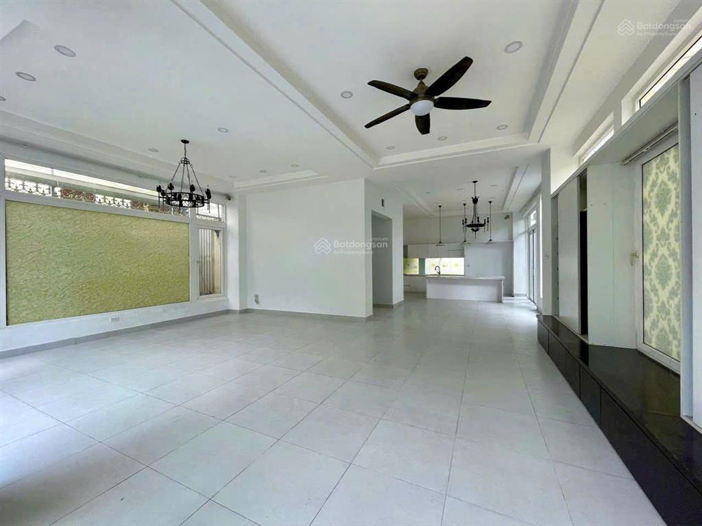 Cho thuê biệt thự tại phú thuận  hồ chí minh
