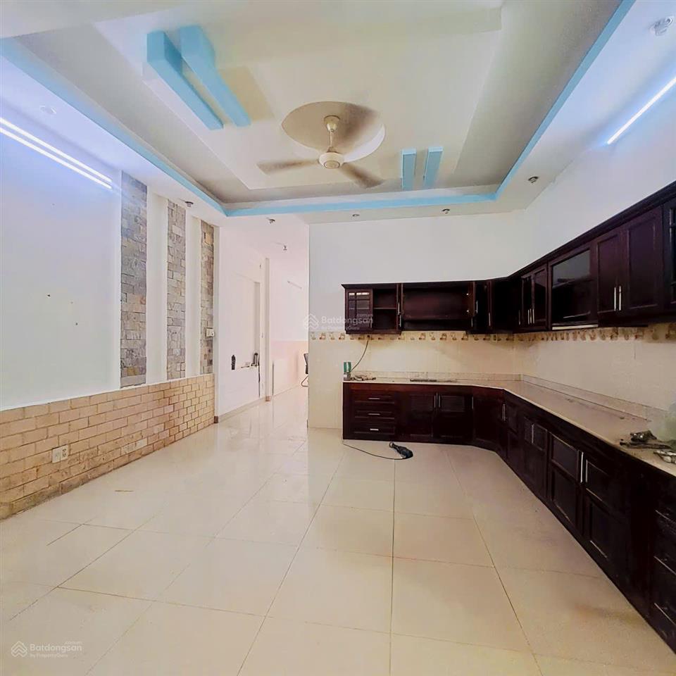 Nhà phố 2 lầu cho thuê tại kdc phú thuận