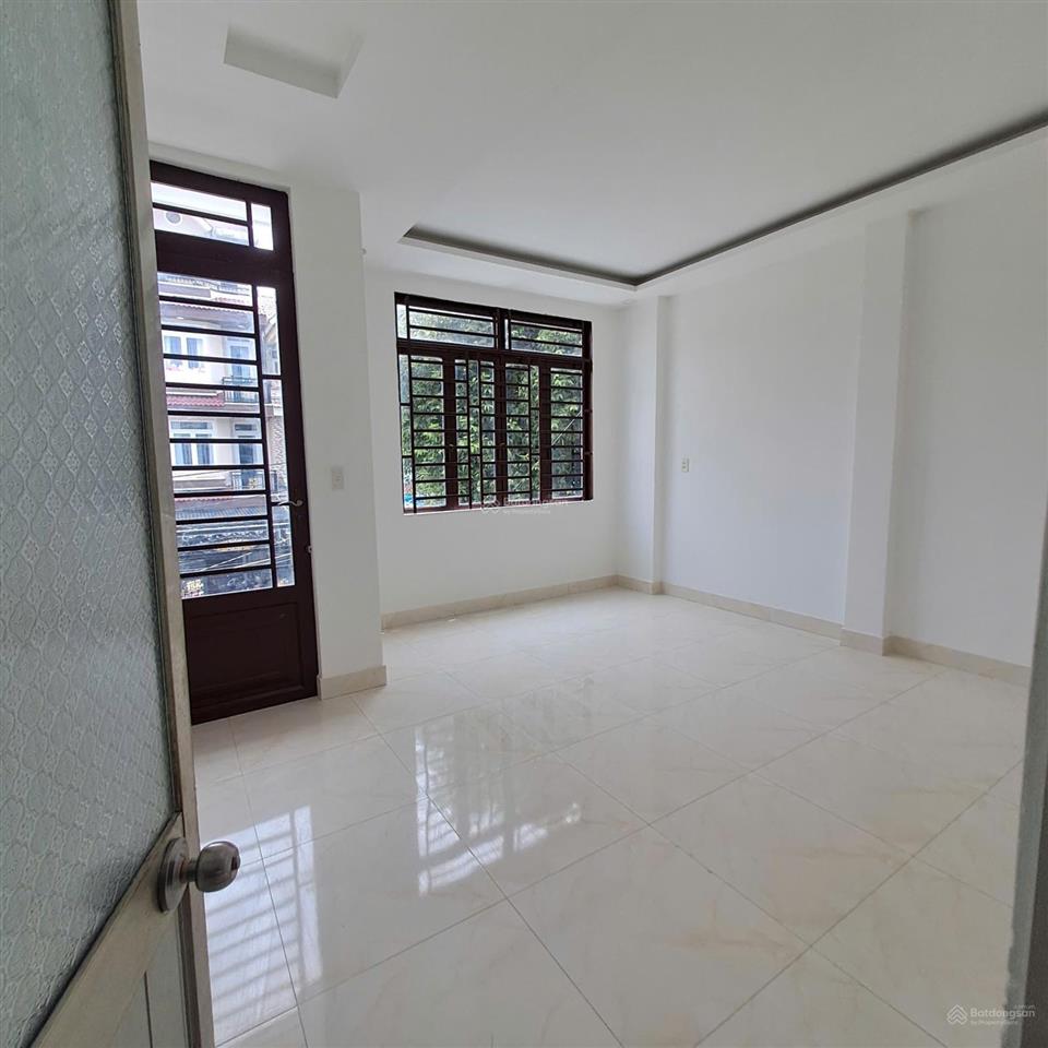 Nhà phố cho thuê trệt trống suốt ngang 5m làm cty, kho cửa hàng