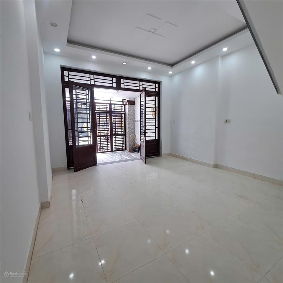 Nhà phố cho thuê trệt trống suốt ngang 5m làm cty, kho cửa hàng