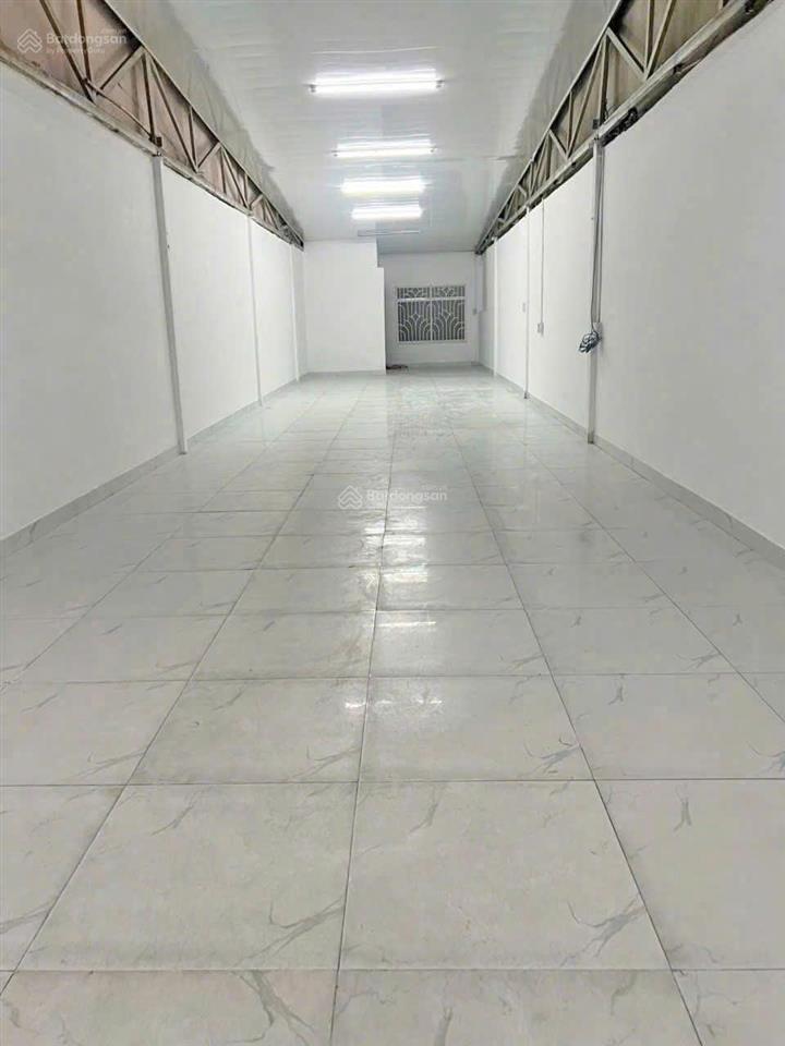 Mặt bằng  nguyên căn cấp 4 làm vp, kho, cửa hàng
