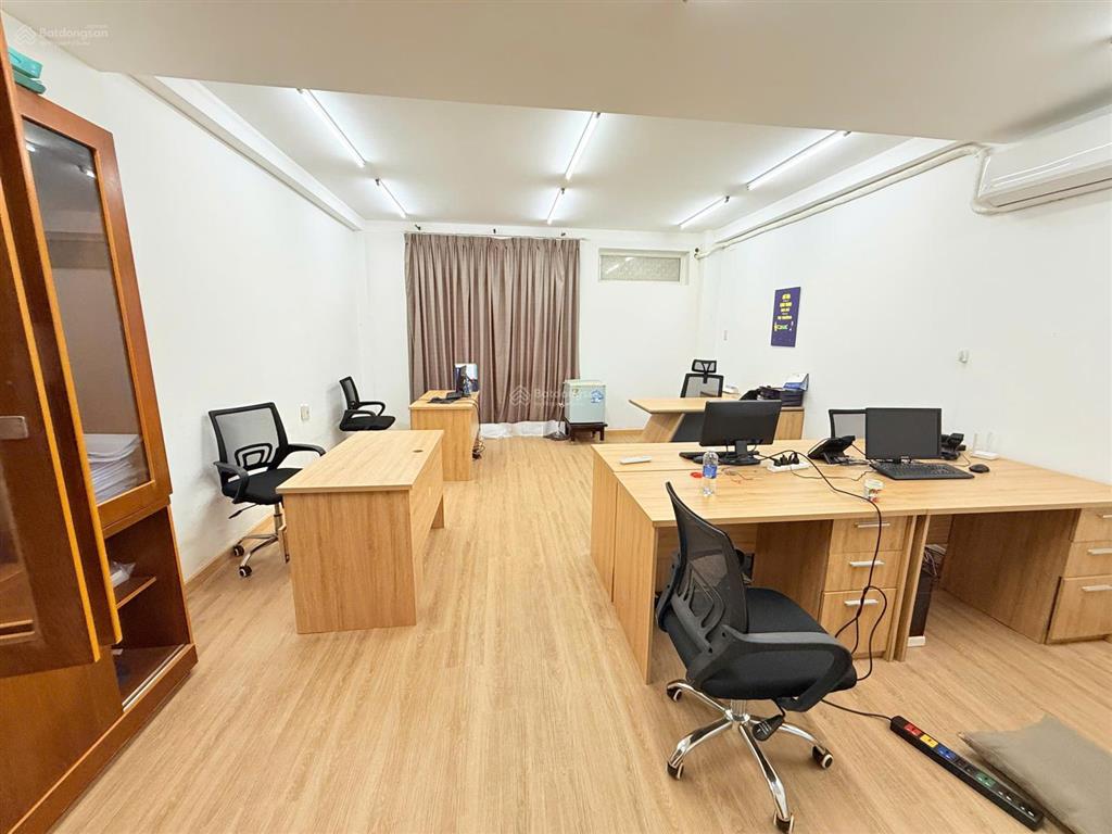 Nguyên căn làm văn phòng + công ty + ở tại trần trọng cung  tân thuận