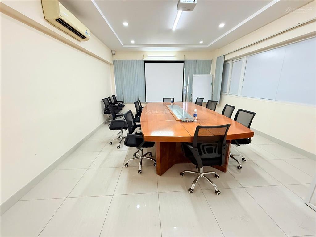 Nguyên căn làm văn phòng + công ty + ở tại trần trọng cung  tân thuận