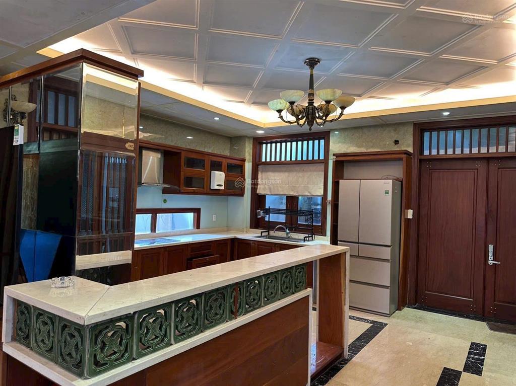 Biệt thự full nội thất tại sadeco ven sông  tân hưng
