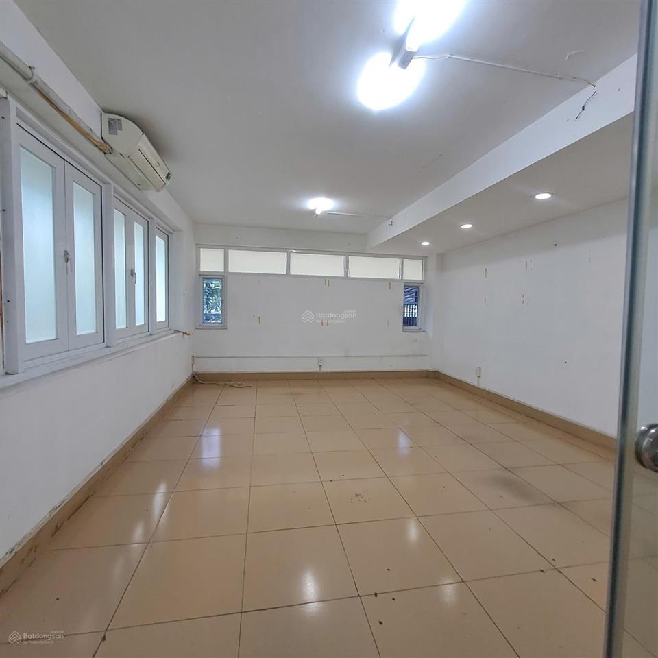 Hot hàng hiếm! 4 tầng chỉ 28 triệu/th nguyên căn làm văn phòng tại hoàng quốc việt hcm