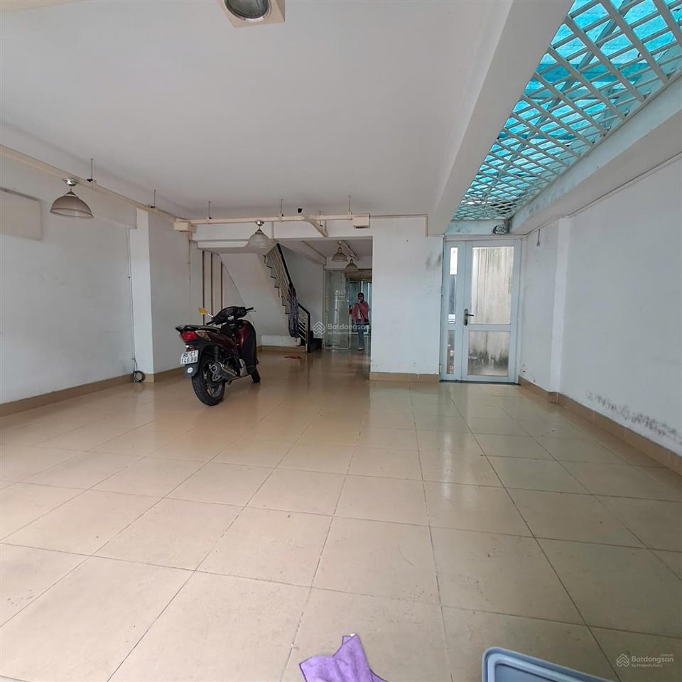 Hot hàng hiếm! 4 tầng chỉ 28 triệu/th nguyên căn làm văn phòng tại hoàng quốc việt hcm