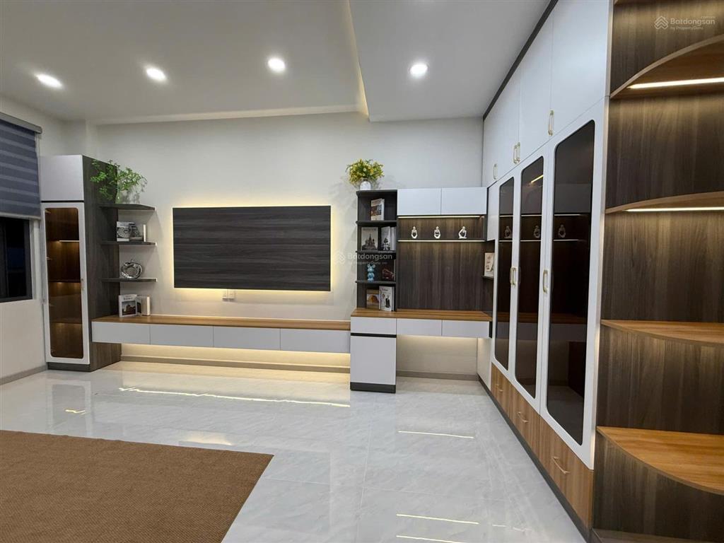 Nhà mới xây full nội thất cho thuê tại hoàng quốc việt, phường phú thuận