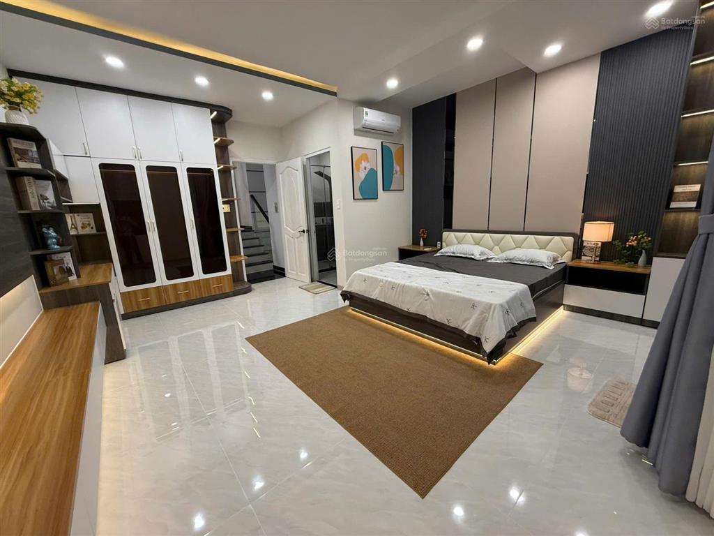 Nhà mới xây full nội thất cho thuê tại hoàng quốc việt, phường phú thuận