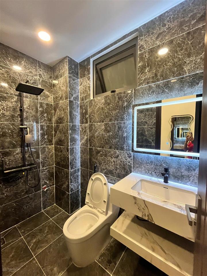 Cho thuê nhà mặt phố full nội thất tại huỳnh tấn phát view đẹp