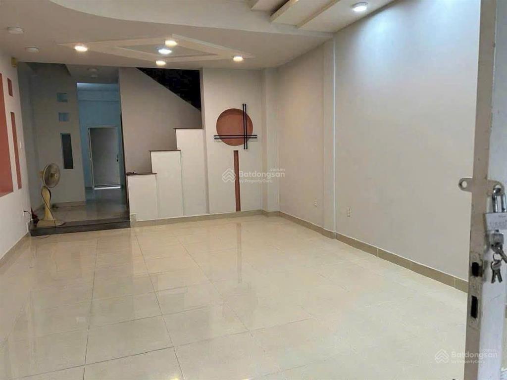 Cho thuê nhà phố 793 trần xuân soạn, 32 triệu/th, 100m2, 4pn, 4wc, 3 tầng