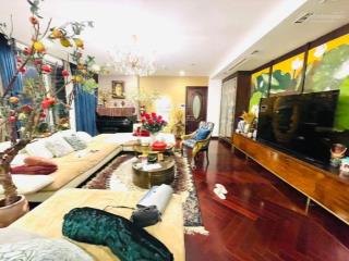 10.6 tỷ  cần bán gấp căn góc tầng vip cc sky light  mình khai  130m2, 3pn, 3wc