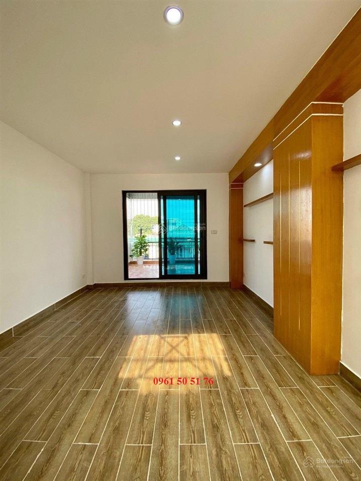 Cho thuê căn góc phố khương trung  40m2 x 5 tầng thang máy  nhà mới ở ngay  20 triệu