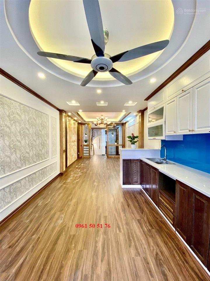 Cho thuê căn góc phố khương trung  40m2 x 5 tầng thang máy  nhà mới ở ngay  20 triệu