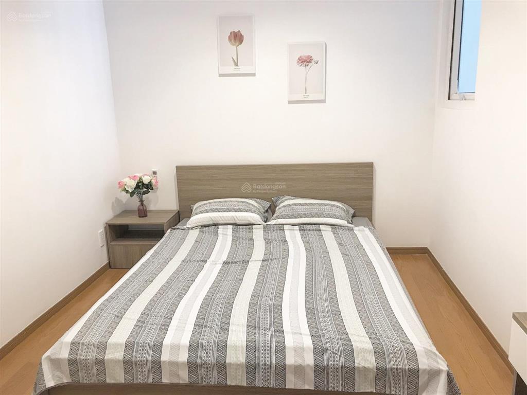 Định cư  bán gấp 2pn75m2, sky center full nội thất, giá 6 tỷ bao hết phí  tel 0903,187.783