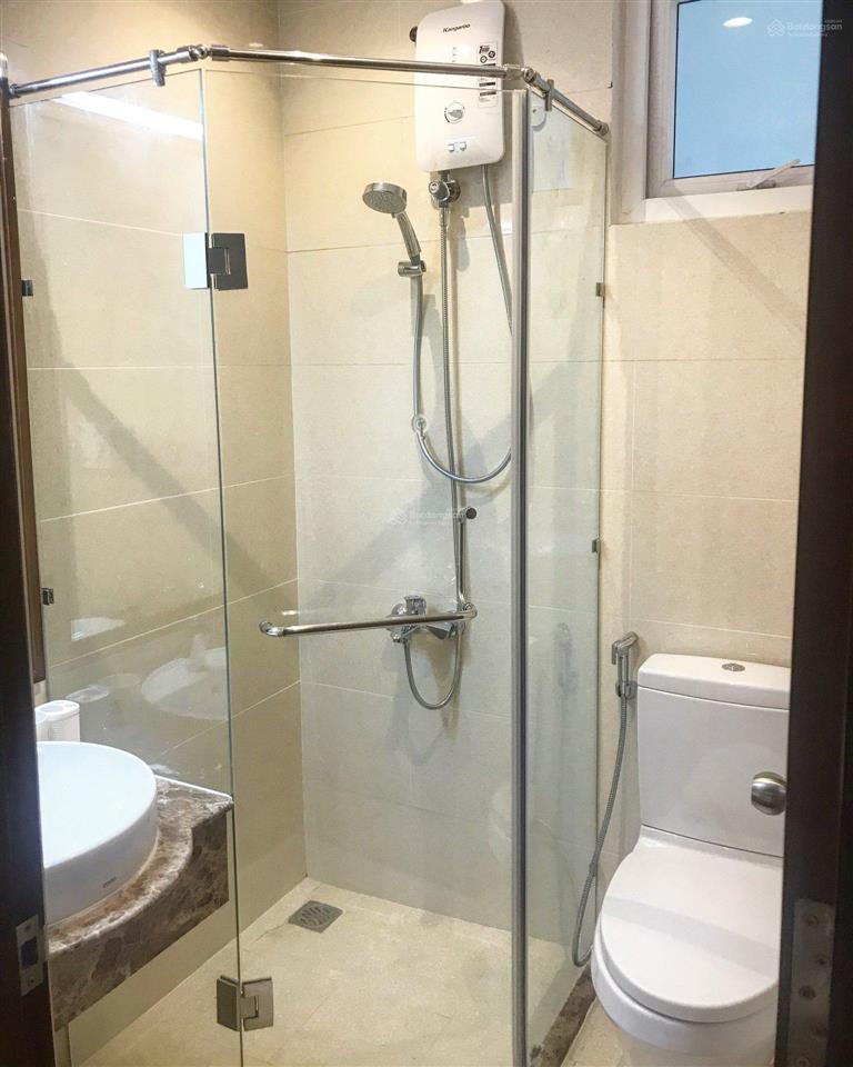 Định cư  bán gấp 2pn75m2, sky center full nội thất, giá 6 tỷ bao hết phí  tel 0903,187.783