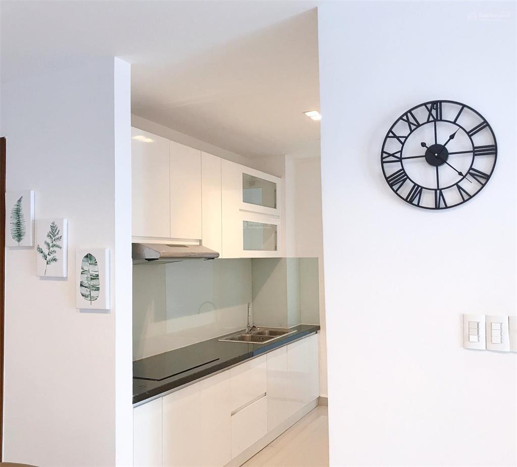 Định cư  bán gấp 2pn75m2, sky center full nội thất, giá 6 tỷ bao hết phí  tel 0903,187.783