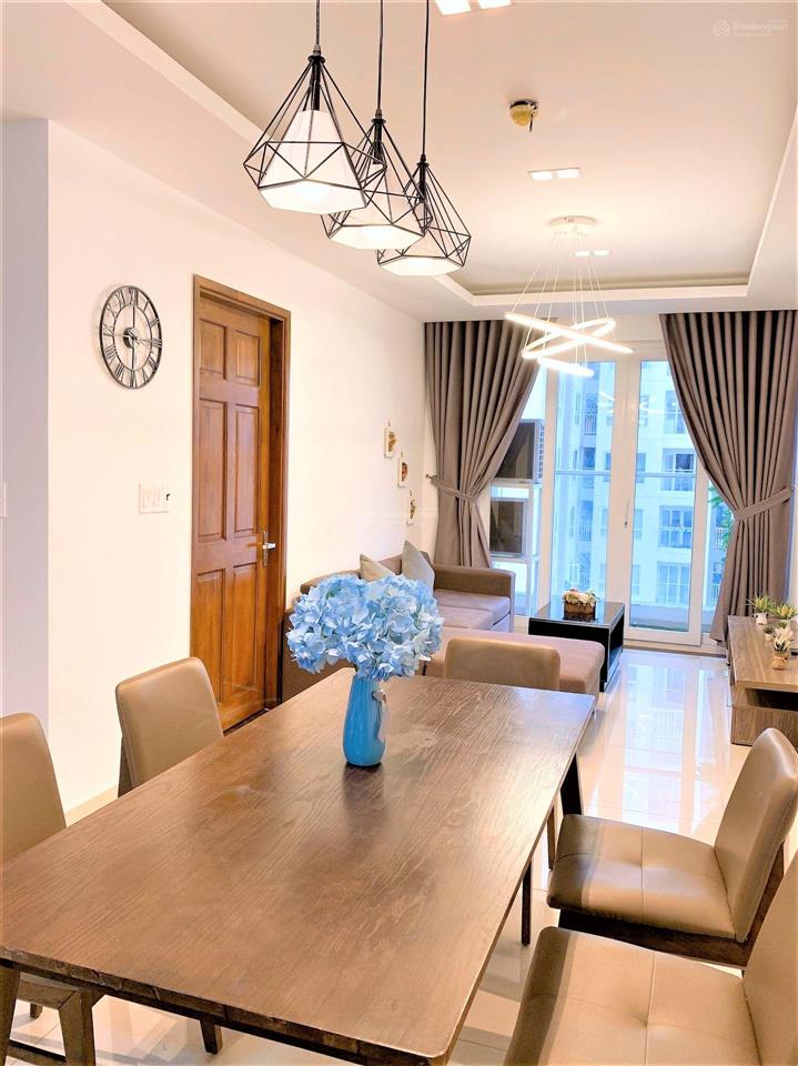 Định cư  bán gấp 2pn75m2, sky center full nội thất, giá 6 tỷ bao hết phí  tel 0903,187.783