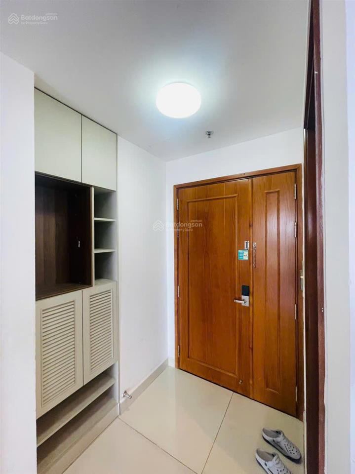 Cho thuê căn 2 phòng ngủ sky center, nội thất đẹp, giá rẻ 17 triệu/tháng