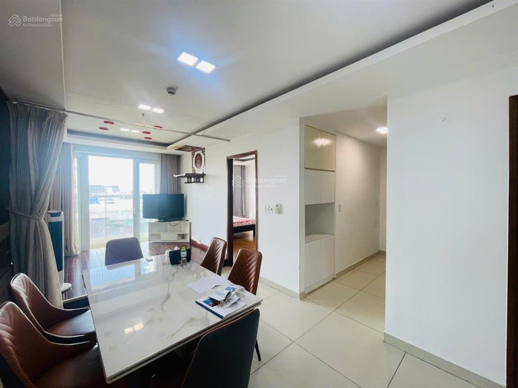Cho thuê căn 2 phòng ngủ sky center, nội thất đẹp, giá rẻ 17 triệu/tháng