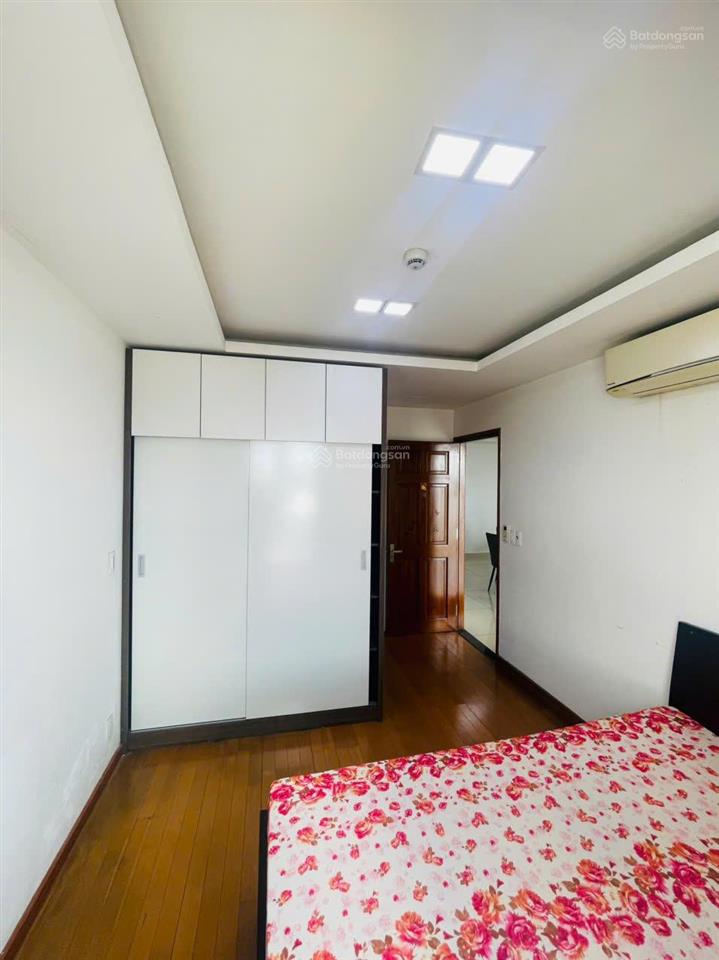 Cho thuê căn 2 phòng ngủ sky center, nội thất đẹp, giá rẻ 17 triệu/tháng