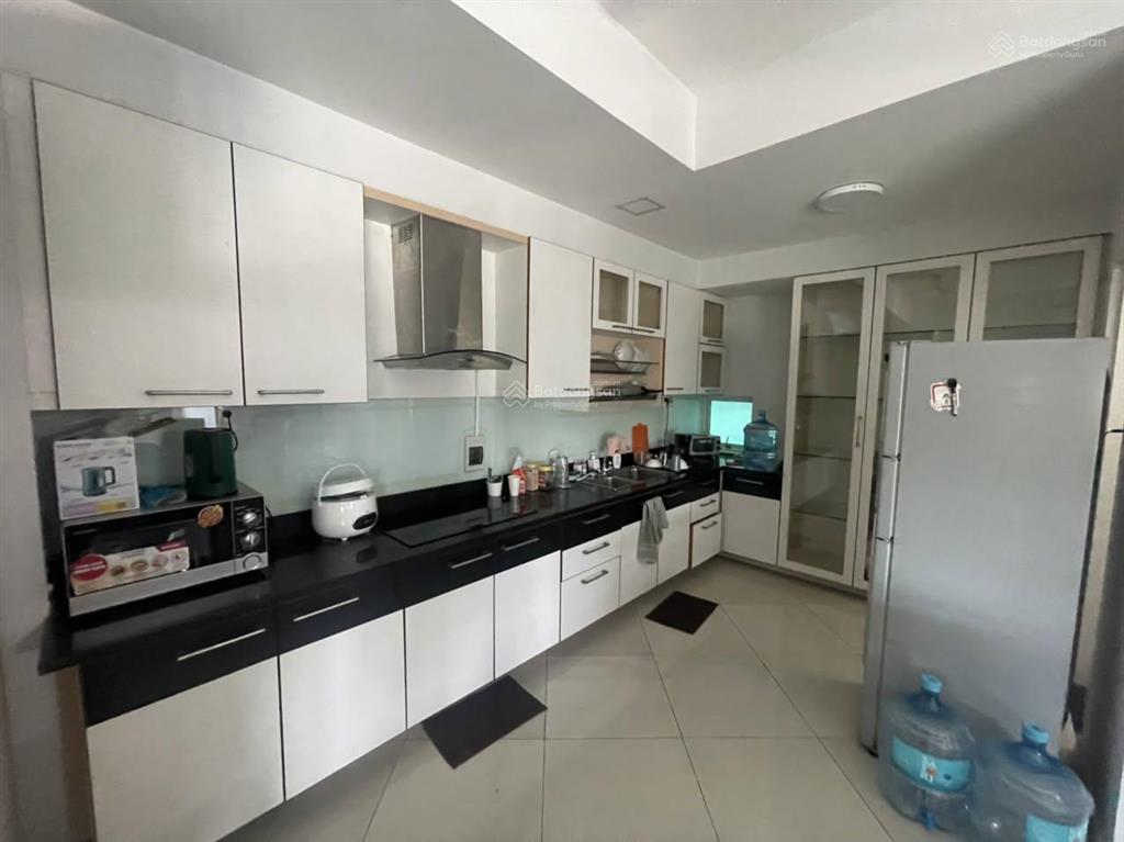 Cho thuê 2 phòng ngủ tòa cao ốc phú nhuận, nội thất đầy đủ, giá 14.5 triệu / tháng
