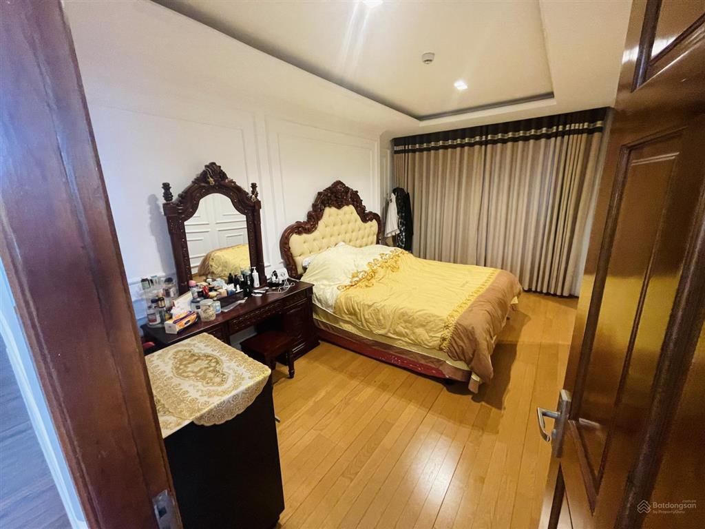 Bán sky center 139m23pn/3wc giá tốt 9.5 tỷ tặng full nội thất