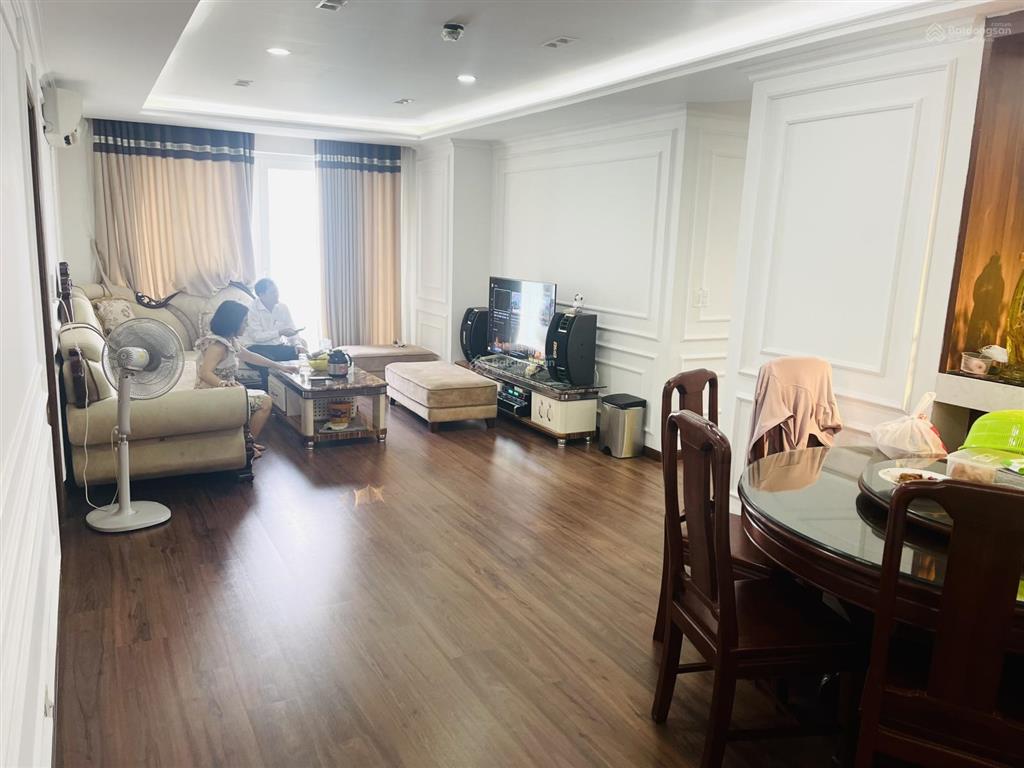Bán sky center 139m23pn/3wc giá tốt 9.5 tỷ tặng full nội thất