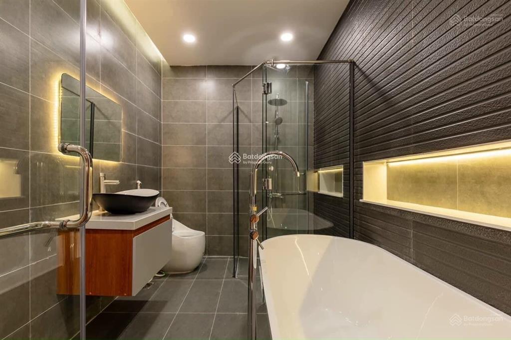 Cho thuê nhà hẻm xe hơi nguyễn văn trỗi, quận phú nhuận  dt 5x20m  5 tầng. giá thương lượng