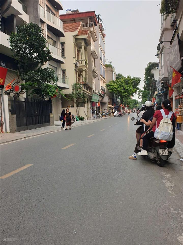 Chính chủ cần cho thuê nhà tầng 1,2 rộng 240m2 làm văn phòng, có hầm để xe  0986 664 ***