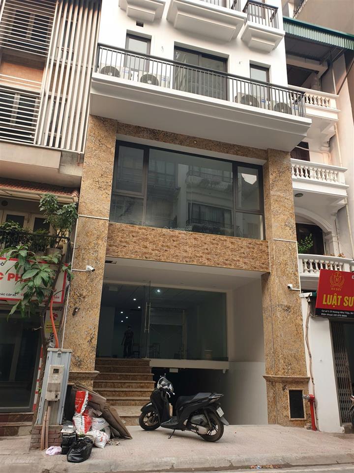 Chính chủ cần cho thuê nhà tầng 1,2 rộng 240m2 làm văn phòng, có hầm để xe  0986 664 ***