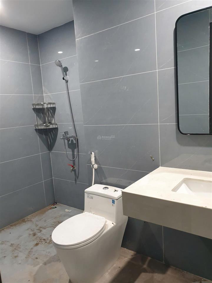 Chính chủ cần cho thuê nhà tầng 1,2 rộng 240m2 làm văn phòng, có hầm để xe  0986 664 ***