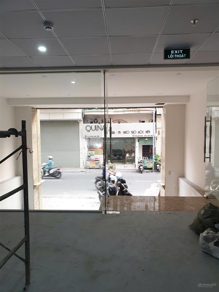 Chính chủ cần cho thuê nhà tầng 1,2 rộng 240m2 làm văn phòng, có hầm để xe  0986 664 ***