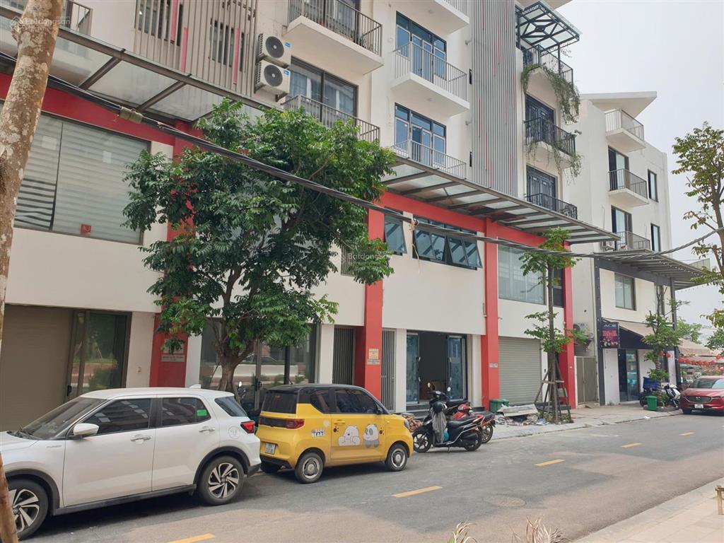 Bán gấp shophouse 100m, mt 6,2m, ô tô vào nhà, góc đẹp, mặt chung cư  0986 664 ***