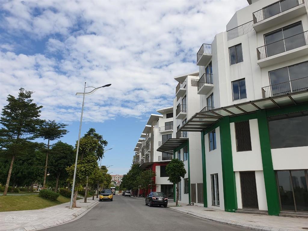 Chính chủ cần bán gấp căn liền kề 90m gần công viên, ô tô đỗ cửa, giá đầu tư  0986 664 ***