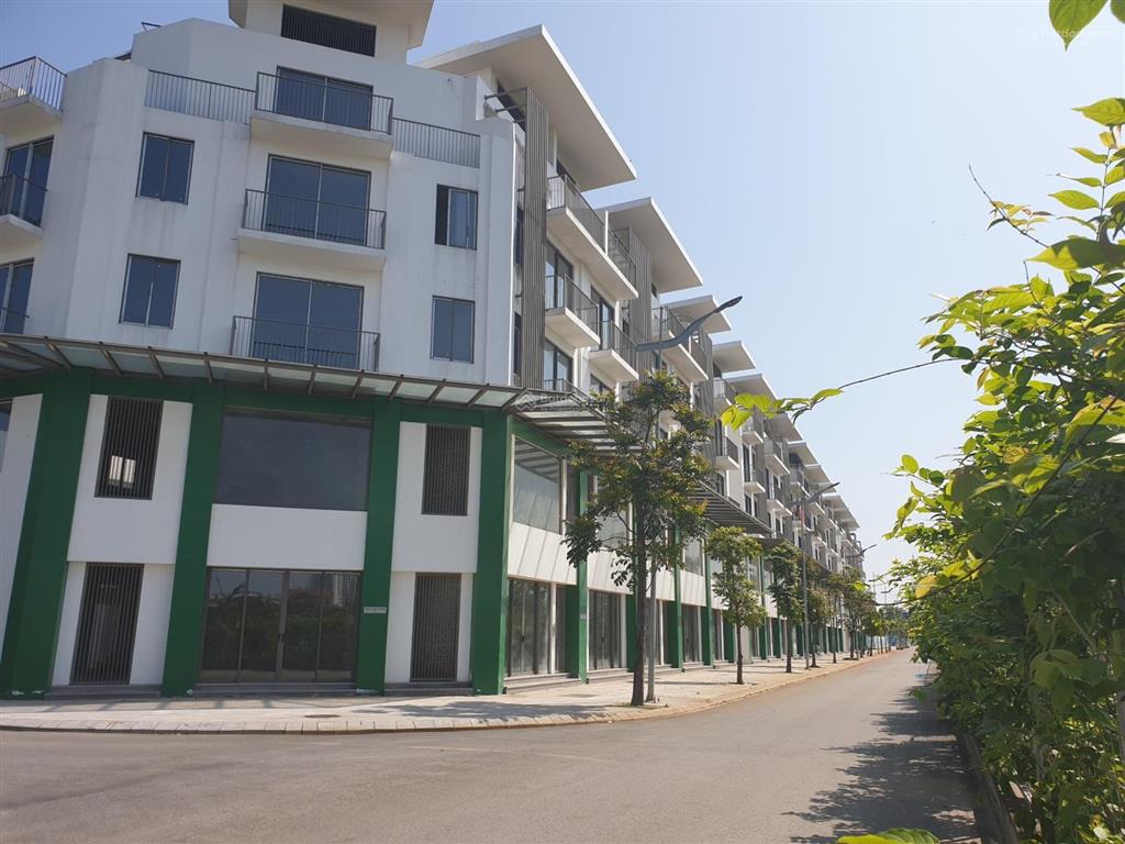 Chính chủ cần cho thuê căn shophouse 90m ô tô đỗ cửa, vỉa hè 5m.  0986 664 ***
