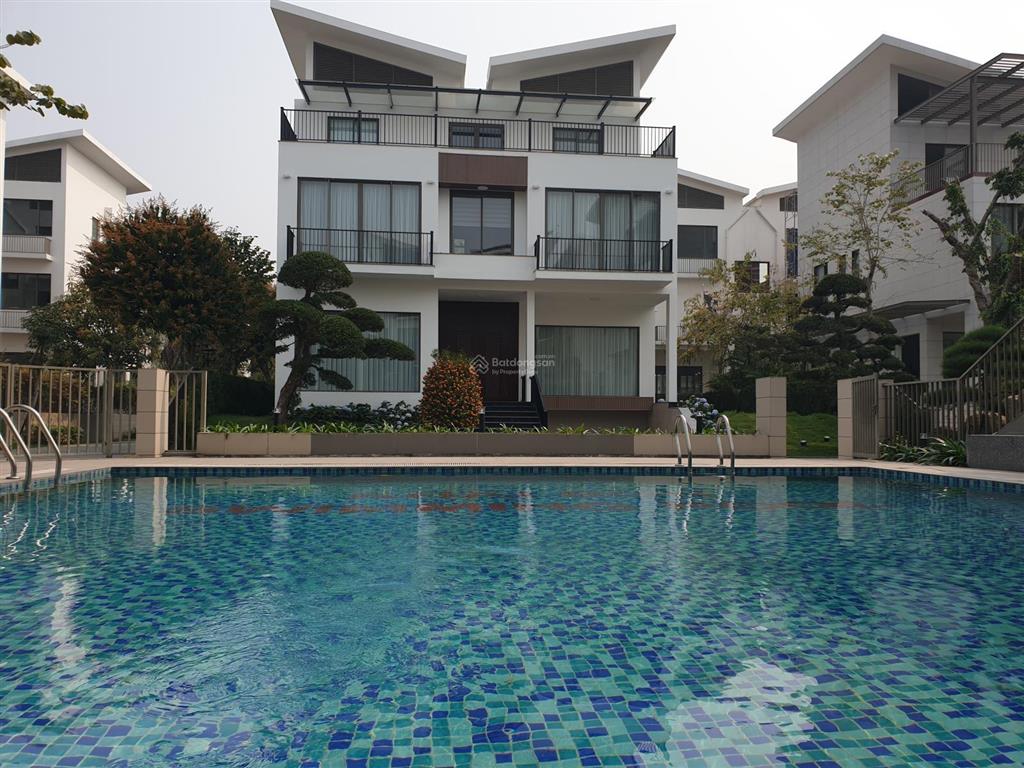Chính chủ cần bán ngay căn biệt thự đơn lập 320m2 có hầm để xe, góc đẹp  0986 664 ***